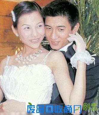 刘銮雄座驾被撞毁 曾与众多女明星传绯闻