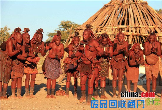 龙影周刊——程鸿博摄影作品《红泥人》