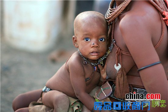 龙影周刊——程鸿博摄影作品《红泥人》