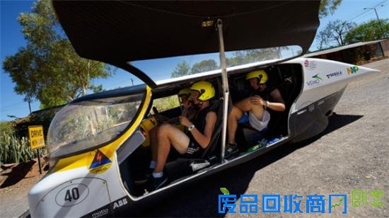  时速达120公里太阳能汽车