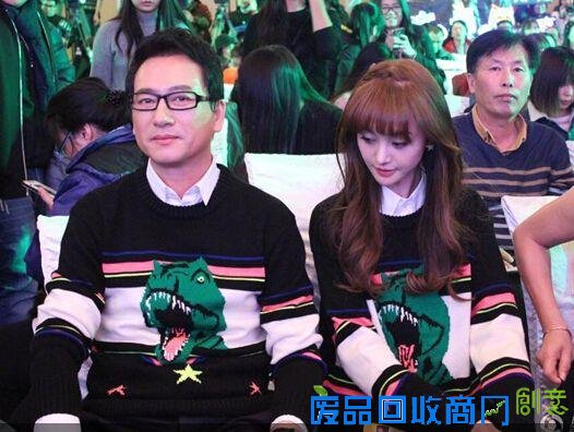 郑爽爸爸成网红颜值高过爽妹男友 旋风孝子首播郑爽变话唠