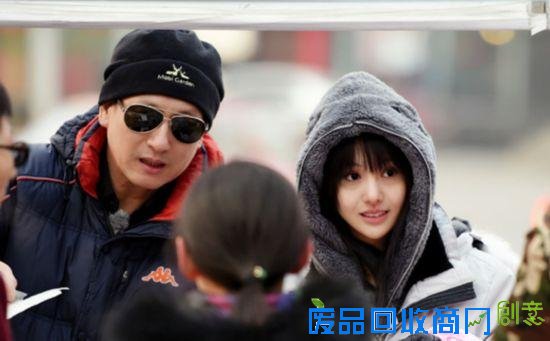 郑爽爸爸成网红颜值高过爽妹男友 旋风孝子首播郑爽变话唠