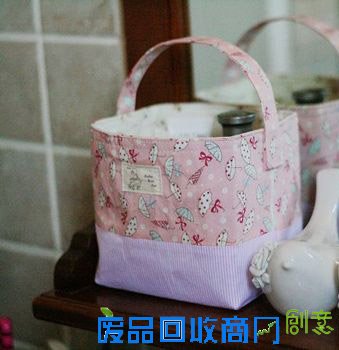 网友手工制作的DIY的小花篮和布艺墙挂饰品