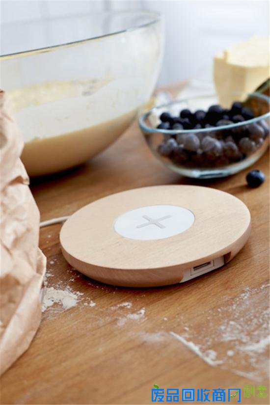  宜家推出无线充电家具