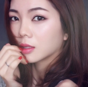 见前任画什么妆好 美腻的前任悔到肠子都青了