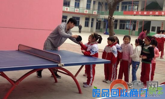 诸城市府前街小学：创意星期五 缤纷大课堂