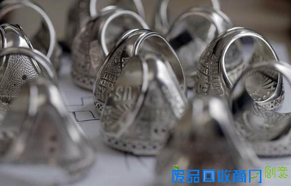 成型的戒指(图／沉鱼)