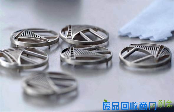 戒指的正面零件。(图／沉鱼)