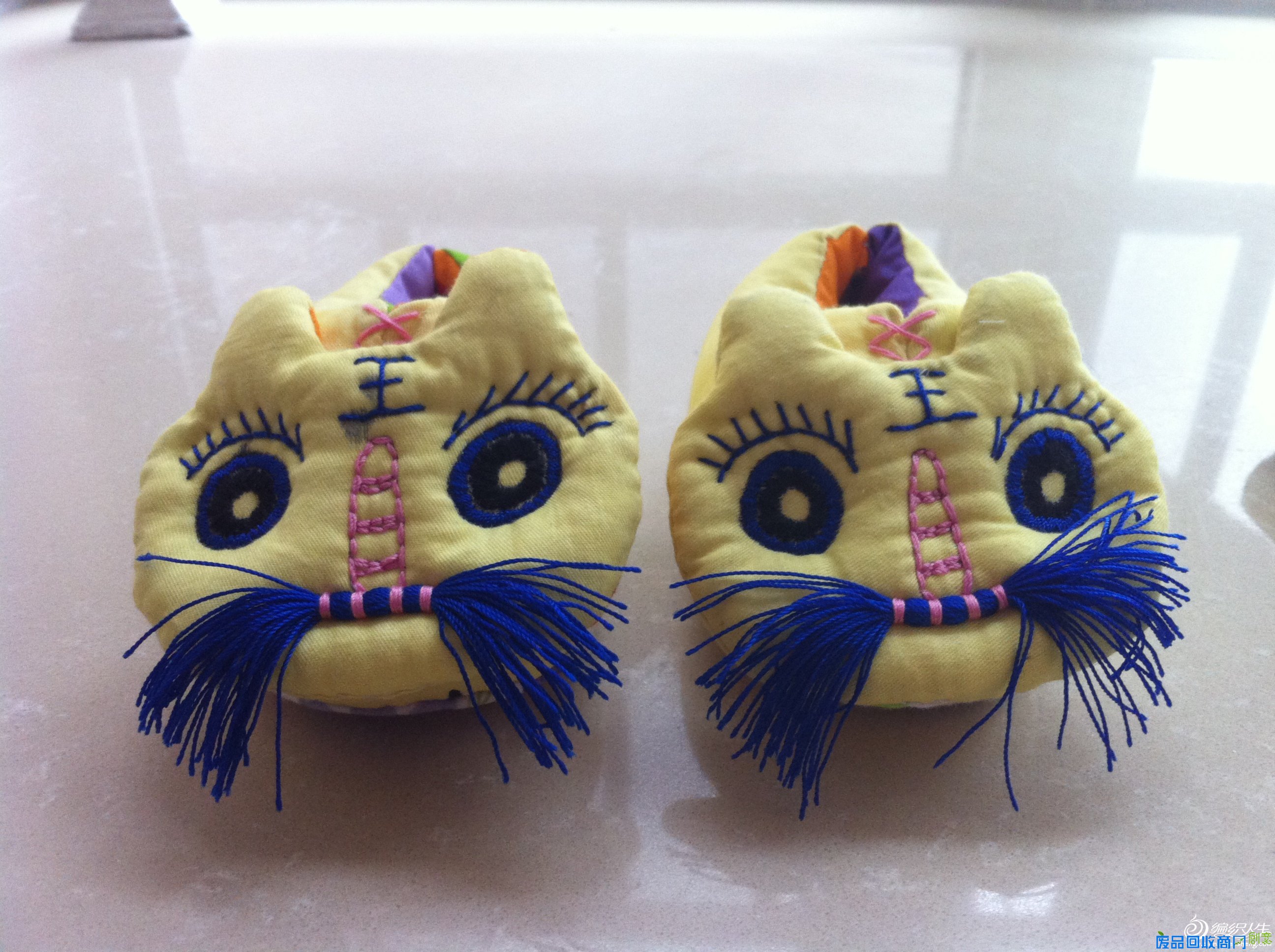 婴儿棉鞋和虎头鞋 