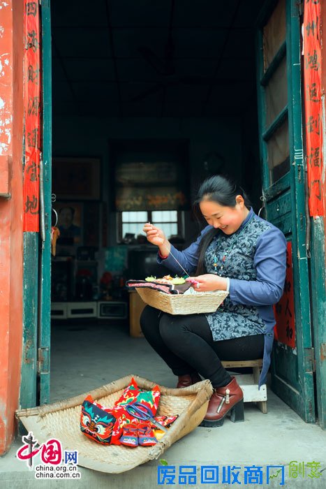 走进沂蒙女孩神秘的绣房