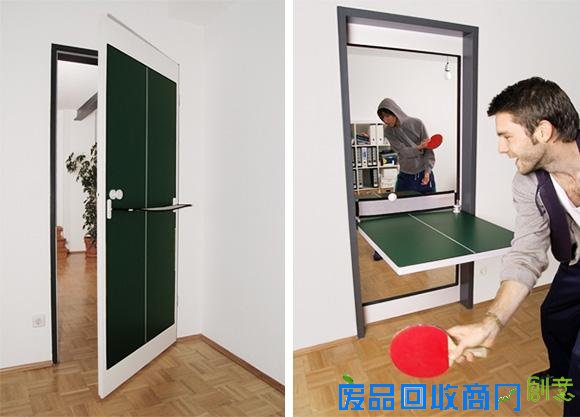  乒乓球桌与房门