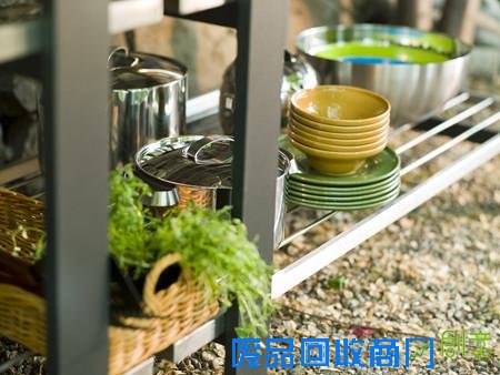 小厨房完全利用法则 一字型橱柜轻松收纳