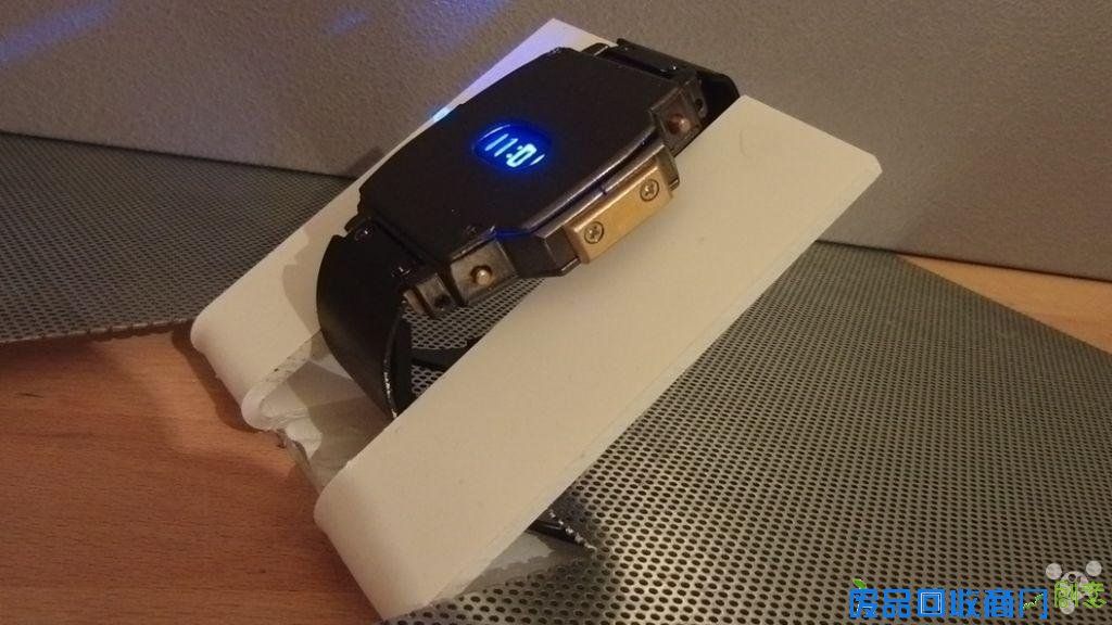 致敬007神级DIY：写作电子表读作离子炮