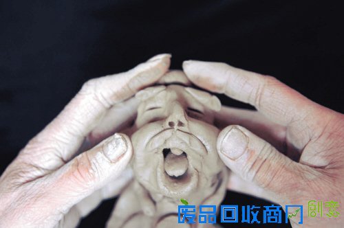 与泥作伴老有所乐