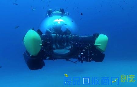  全景视野私人小型潜水艇