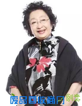 她是荧屏第一母亲，60岁北漂 祖孙三代闯娱乐圈