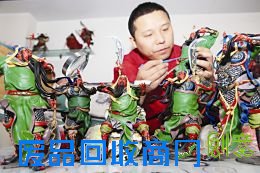 在省城太原几百万常住人口中，有这么一部分人，他们身处繁华都市，却因为艺术执着于一项事业，安守宁静，独乐其中。面塑大师王博就是其中的一个典型。