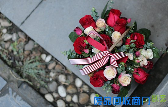 DIY红色的花篮，带着TA去拜年吧！