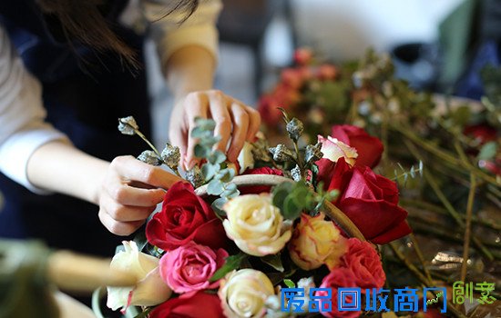 DIY红色的花篮，带着TA去拜年吧！