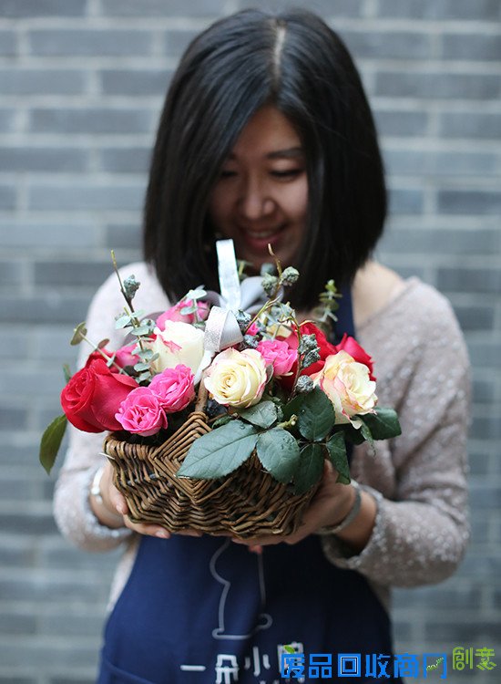 DIY红色的花篮，带着TA去拜年吧！