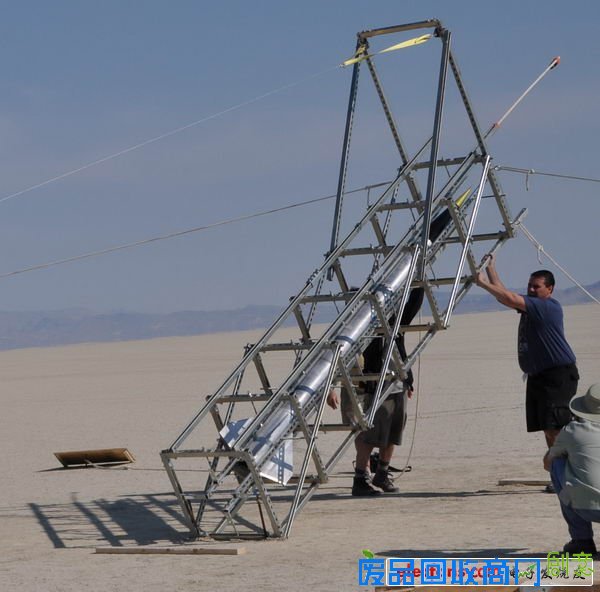 牛人工程师DIY火箭，成功发射进太空并回收！（图文）