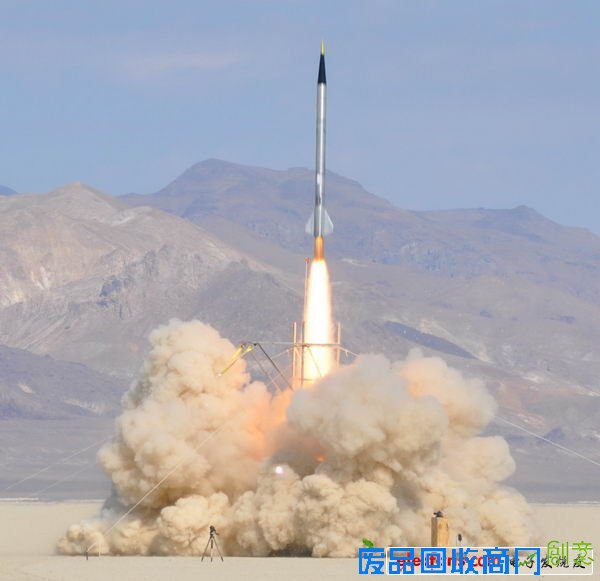 牛人工程师DIY火箭，成功发射进太空并回收！（图文+视频）