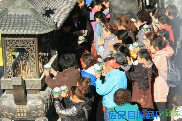 忻州三大免票景区人山人海秩序井然