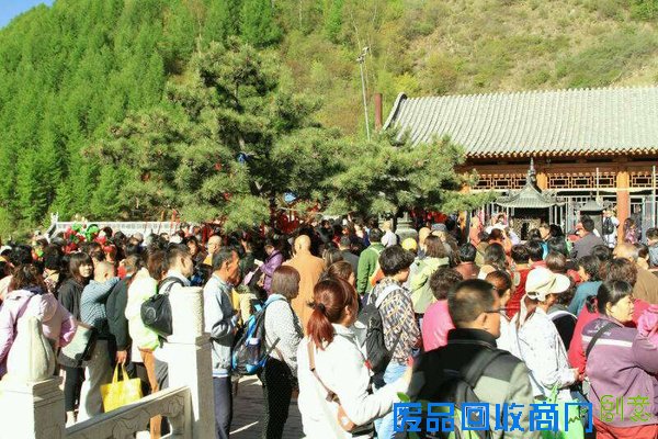 忻州三大免票景区人山人海秩序井然