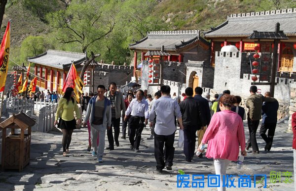 忻州三大免票景区人山人海秩序井然