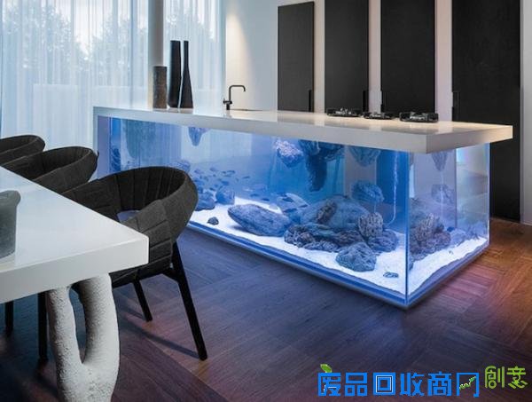  厨房与水族箱的结合