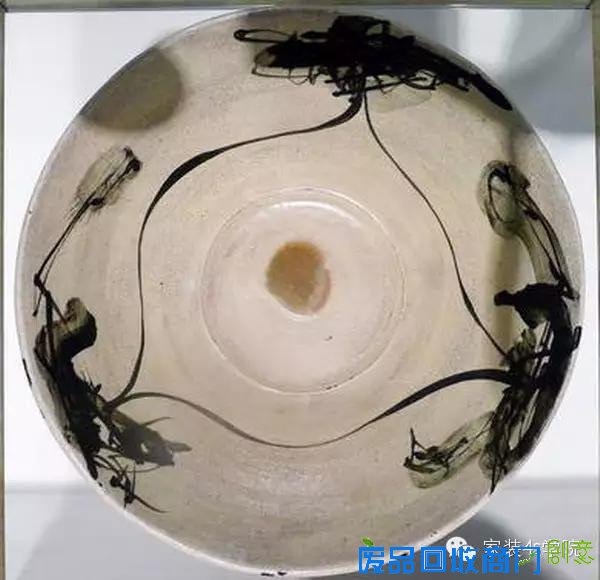 三伏天，选点具有清凉感的家居吧