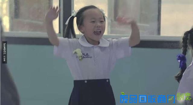 未婚妈妈养女儿，面对非议她说了一句，让全世界闭嘴的话！