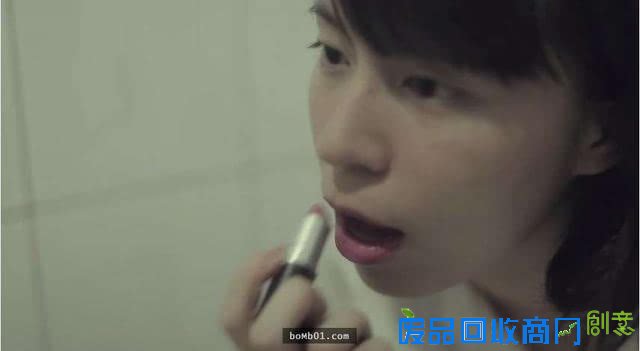 未婚妈妈养女儿，面对非议她说了一句，让全世界闭嘴的话！