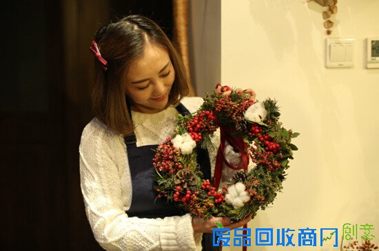 小院教你制作圣诞花环