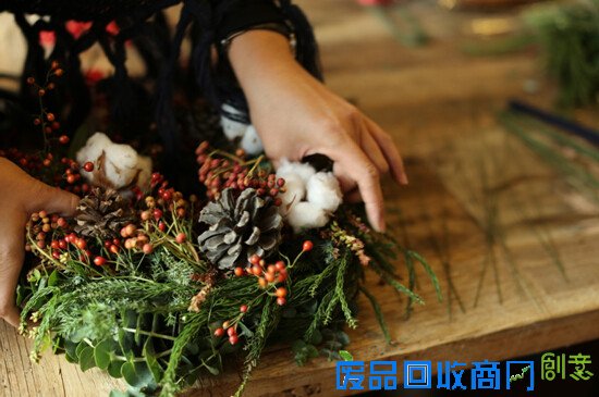 小院教你制作圣诞花环