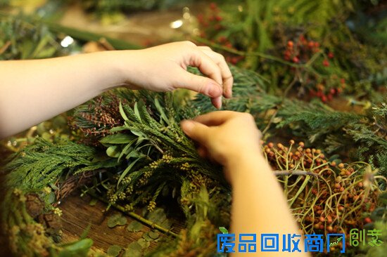 小院教你制作圣诞花环