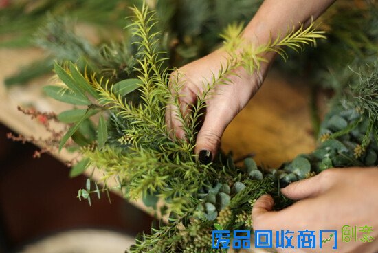 小院教你制作圣诞花环