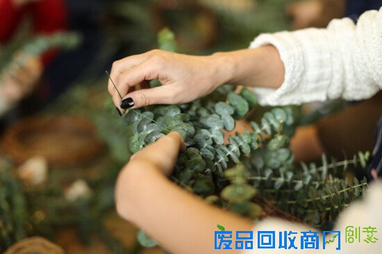 小院教你制作圣诞花环