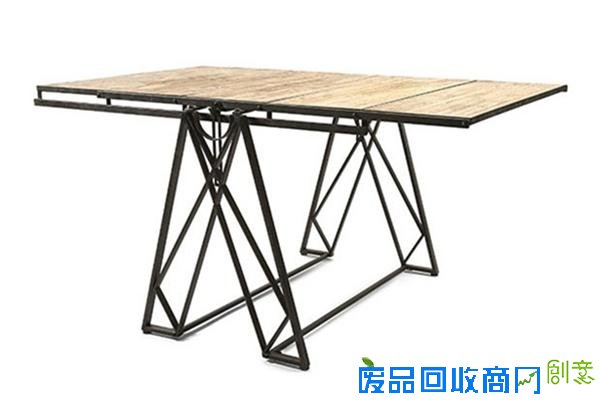  多功能变形餐桌