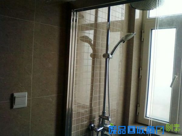 家居DIY：用钉子和绳子自制装饰毛巾挂