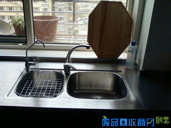 家居DIY：用钉子和绳子自制装饰毛巾挂