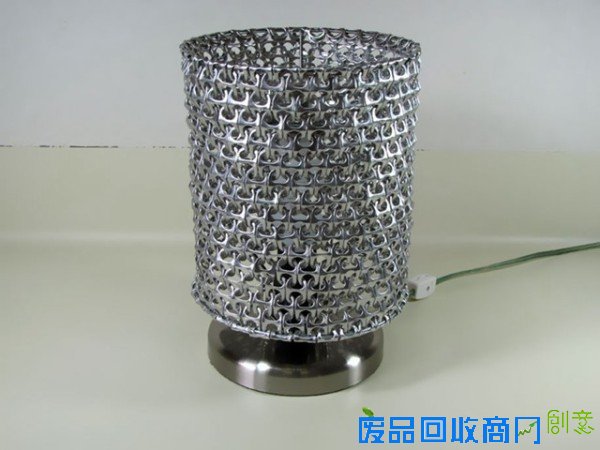 家居DIY:用钉子和绳子自制装饰毛巾挂