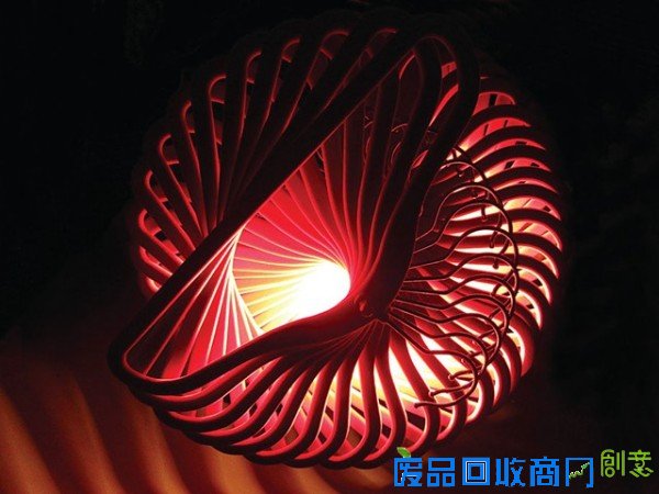 家居DIY:用钉子和绳子自制装饰毛巾挂