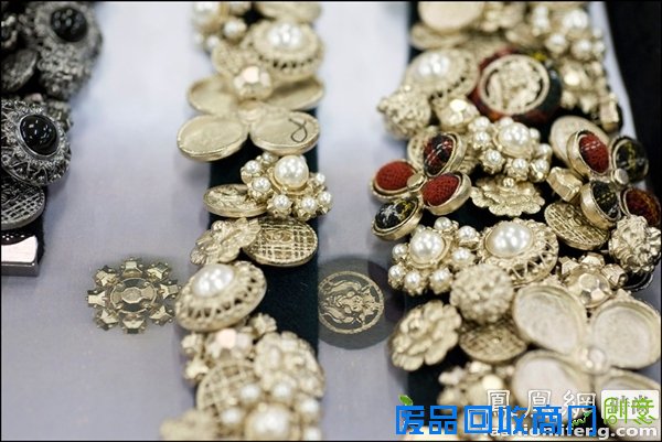 揭秘香奈儿11间高级手工坊