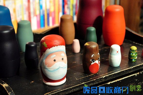 又到圣诞节，如果你厌倦了吃吃喝喝的圣诞“趴体”和熙熙攘攘的圣诞“市集”，其实有比吃火鸡喝小酒更有意义的事情哟。今年上海滩圣诞节DIY活动层出不穷，保证让你过一个与众不同的christmas。