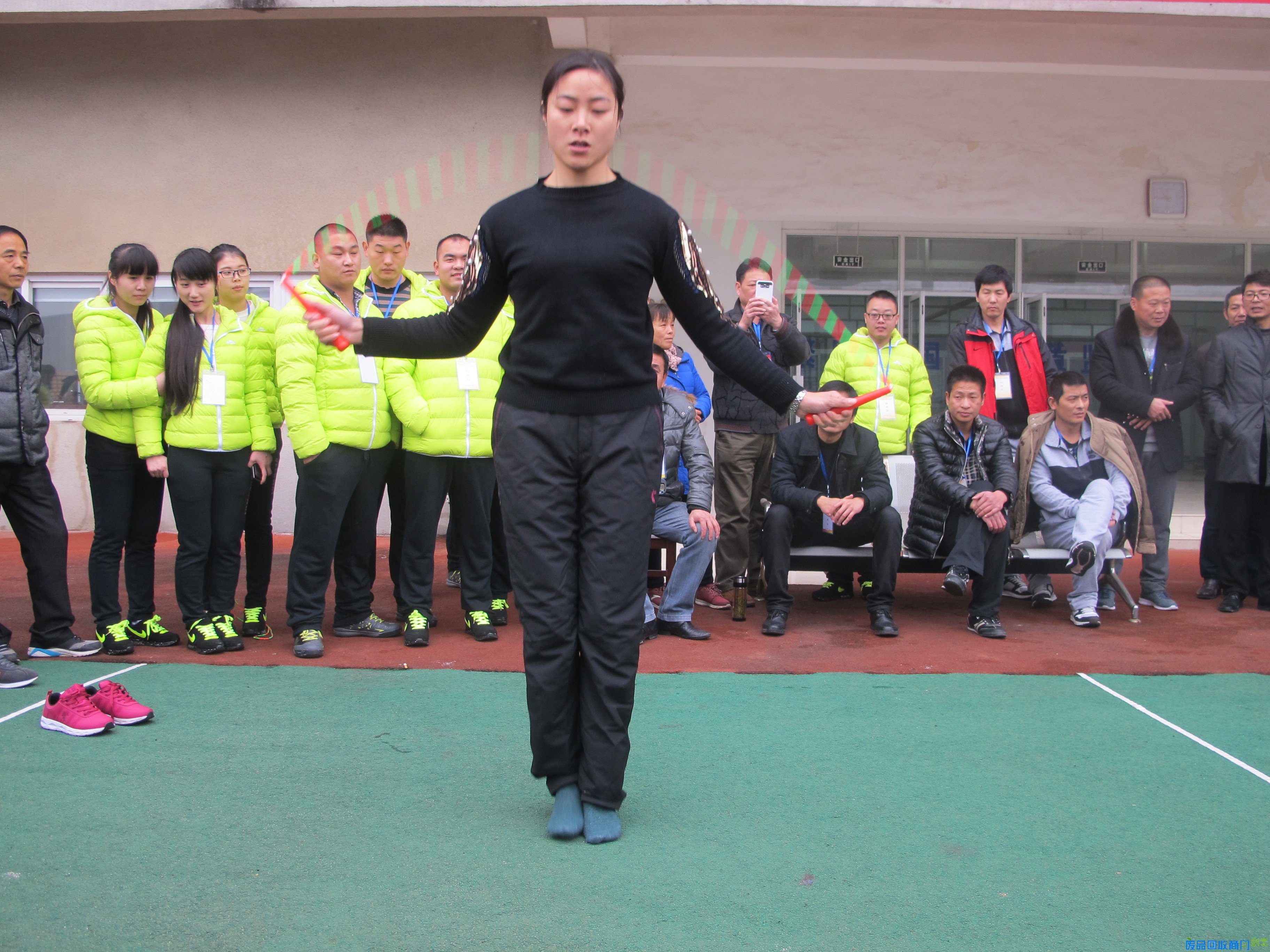 安徽举办首届“庆丰收”农民趣味运动会（图）