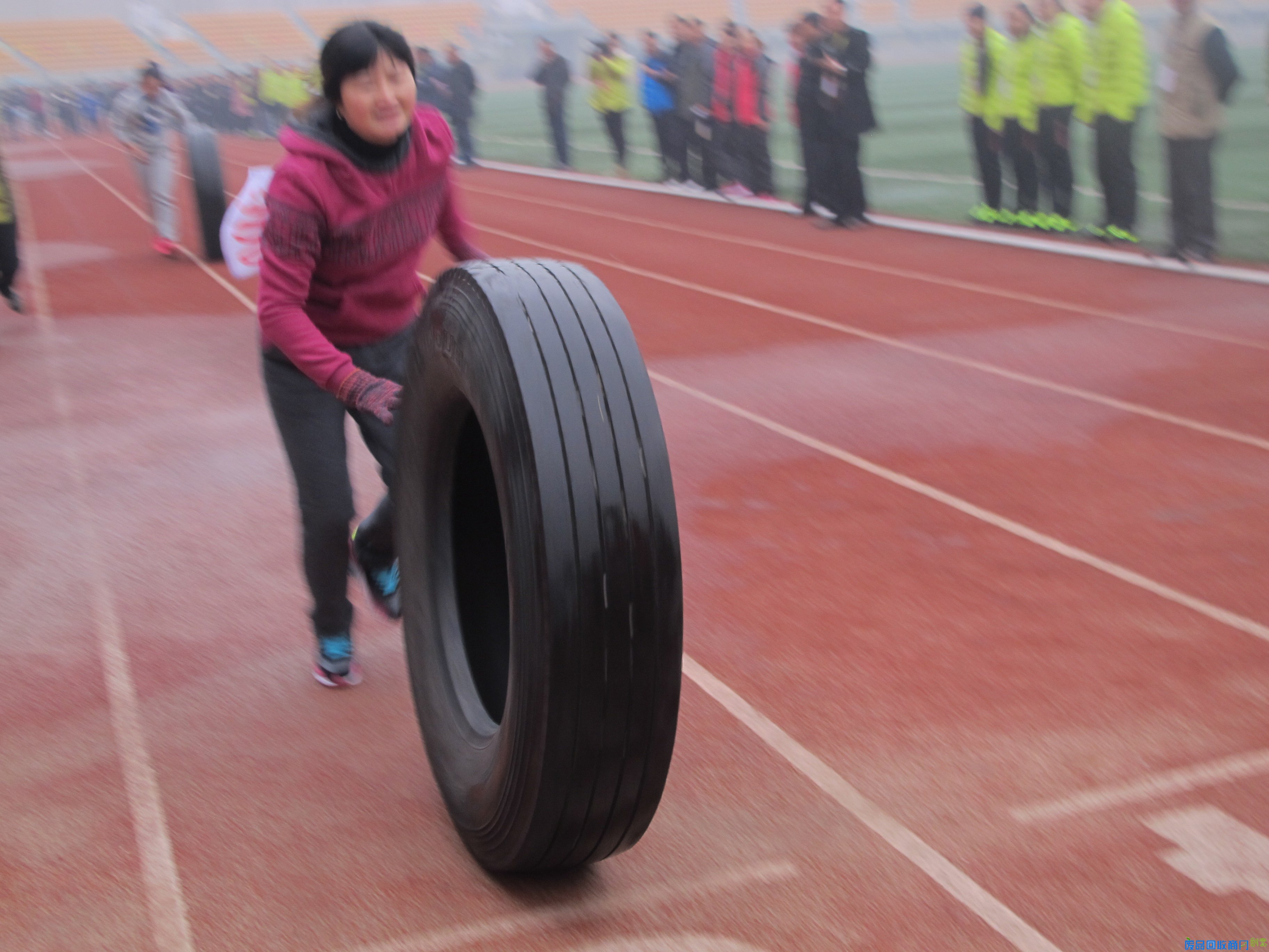 安徽举办首届“庆丰收”农民趣味运动会（图）