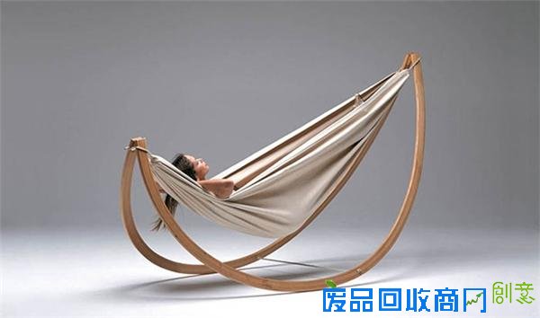 舒适的摇椅吊床