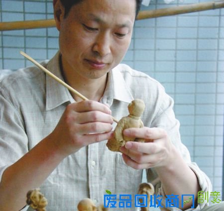 　　魏道文在创作中