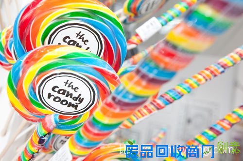 有创意!不足万元,居然能装修出这样精致的糖果店